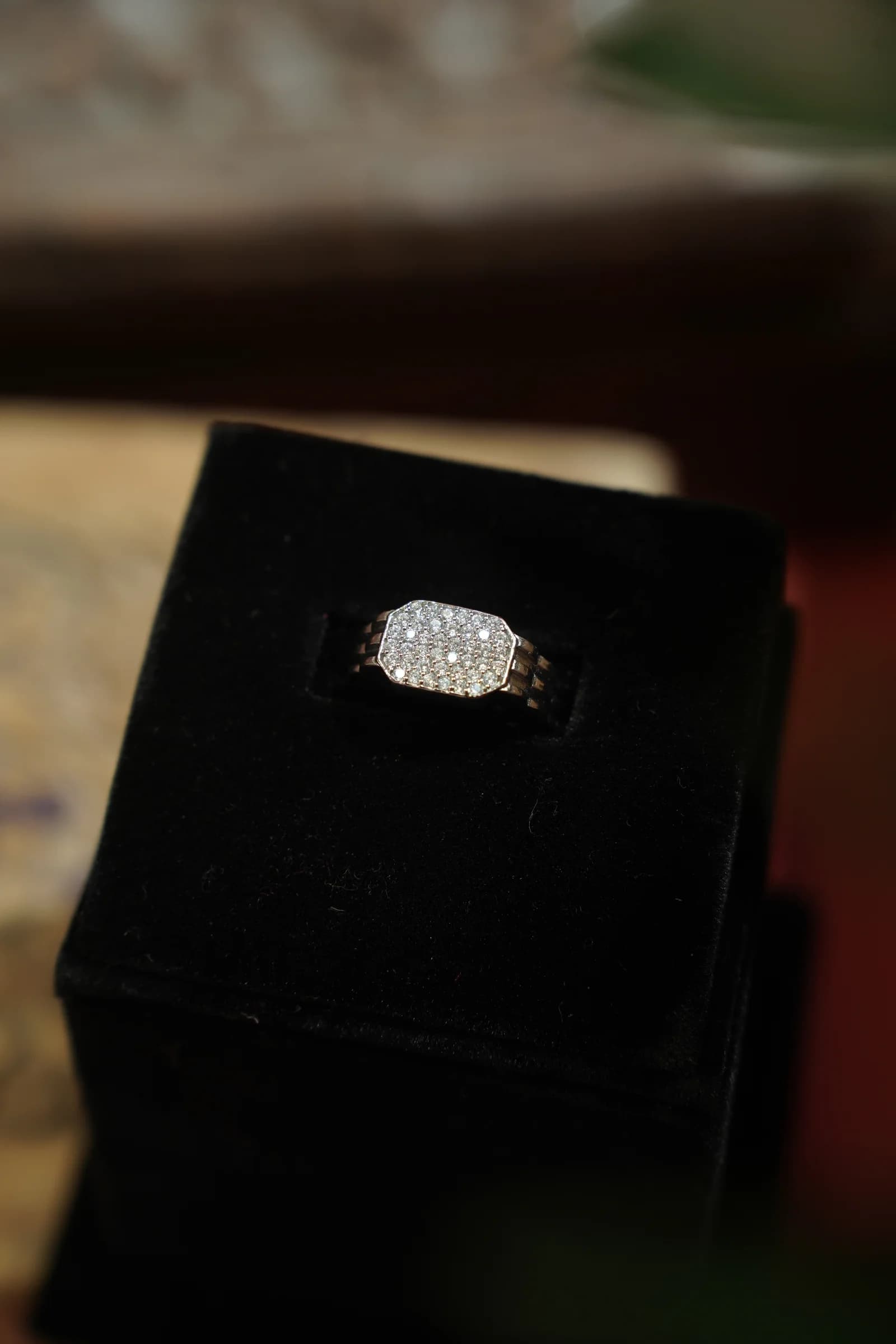 Men’s Anguthi alternate view