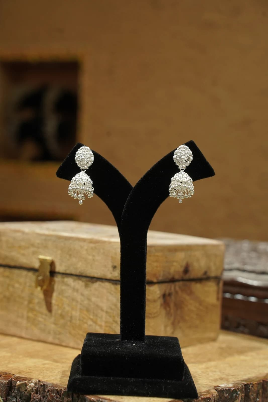 Jhumki alternate view