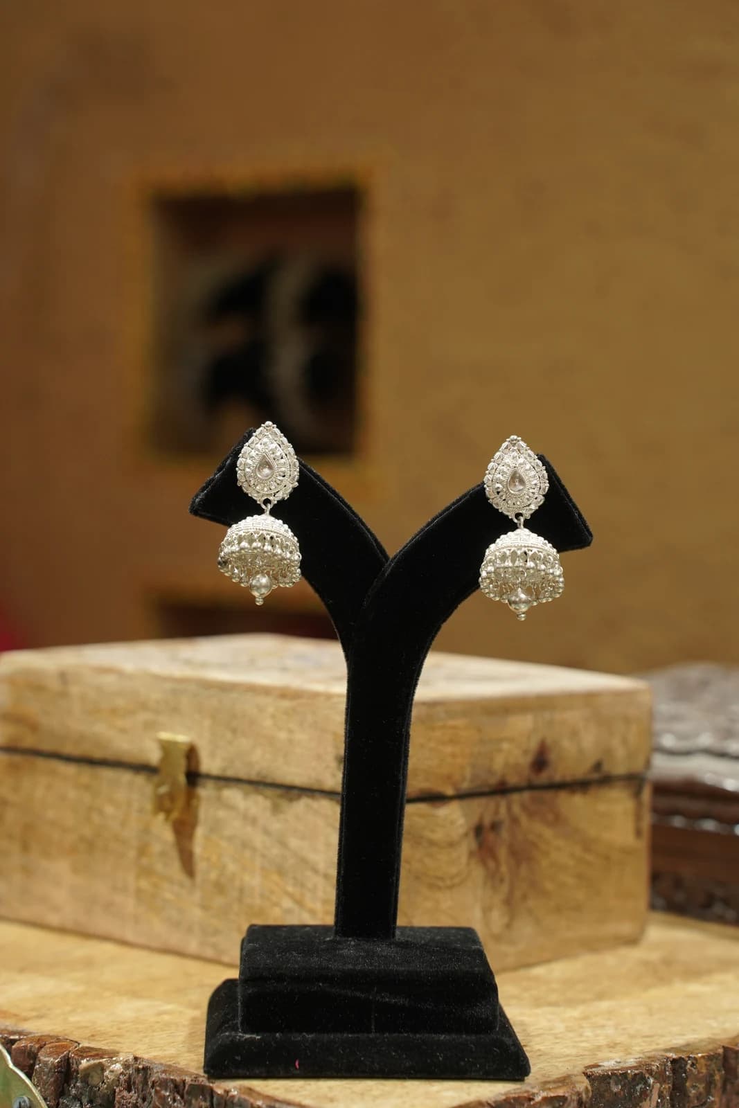 Jhumki alternate view