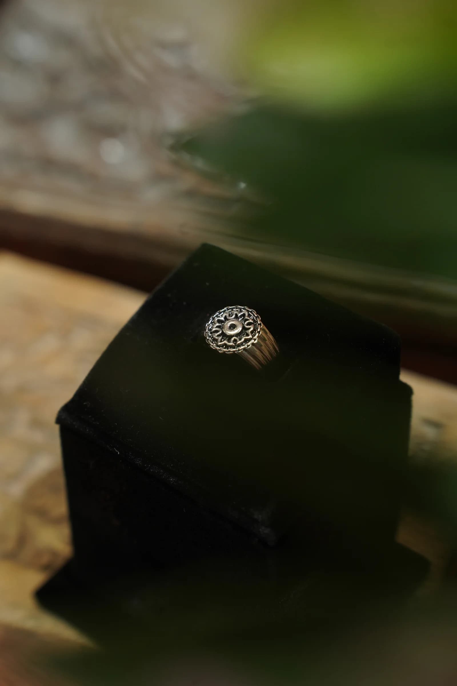 Men’s Anguthi alternate view