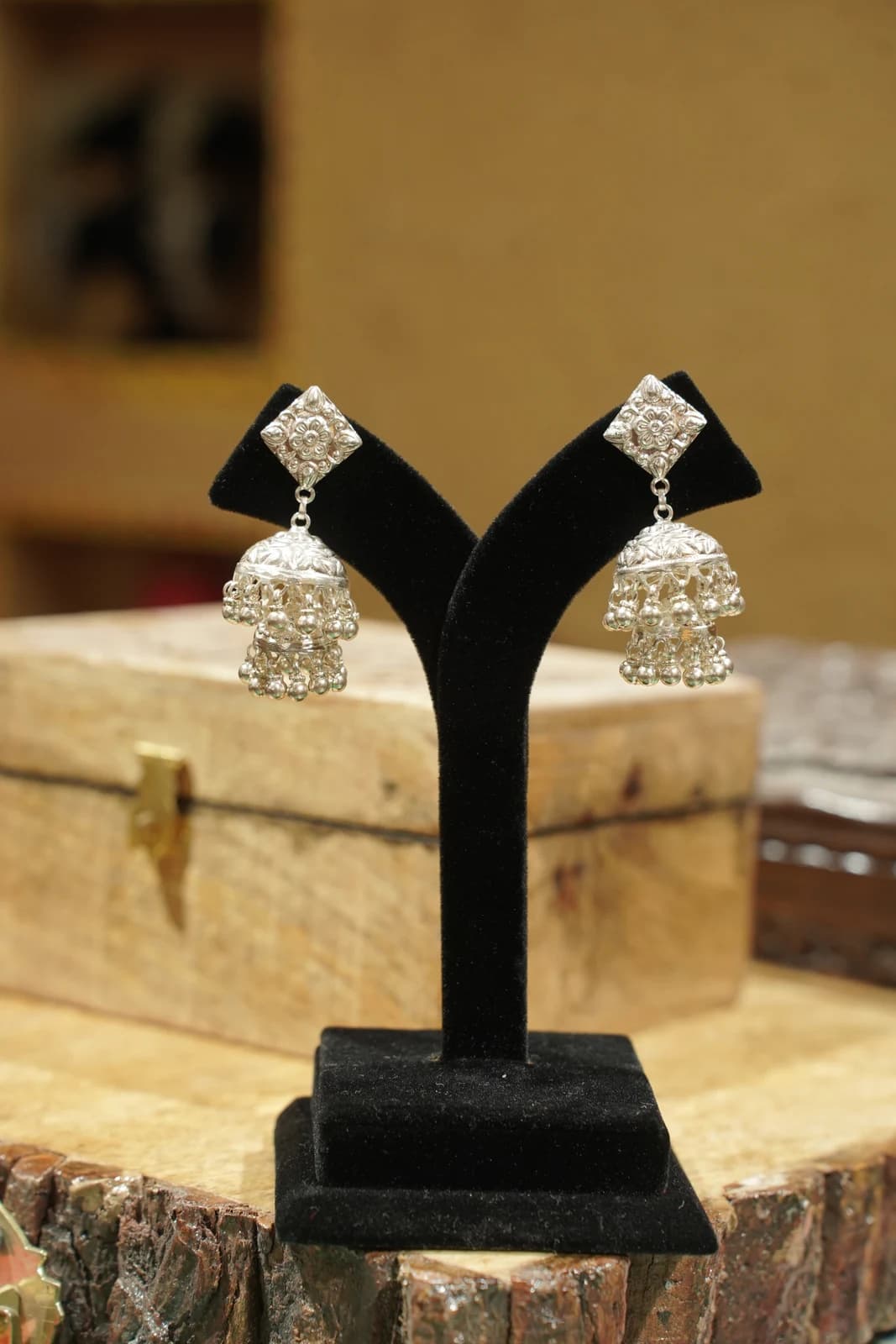 Jhumki alternate view